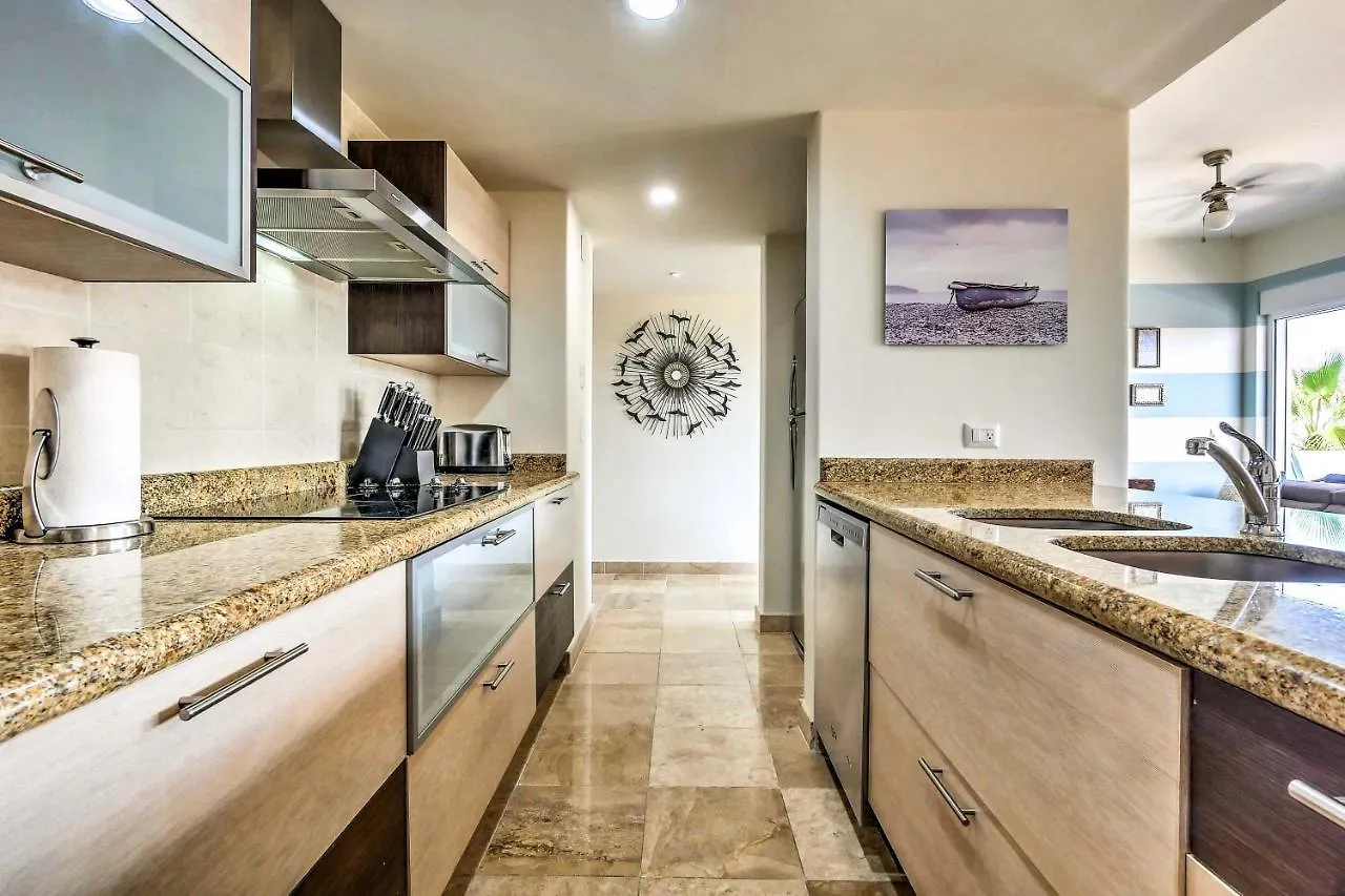 Chic Cabo Condo - Walk To Marina And Downtown! Cabo San Lucas Apartment