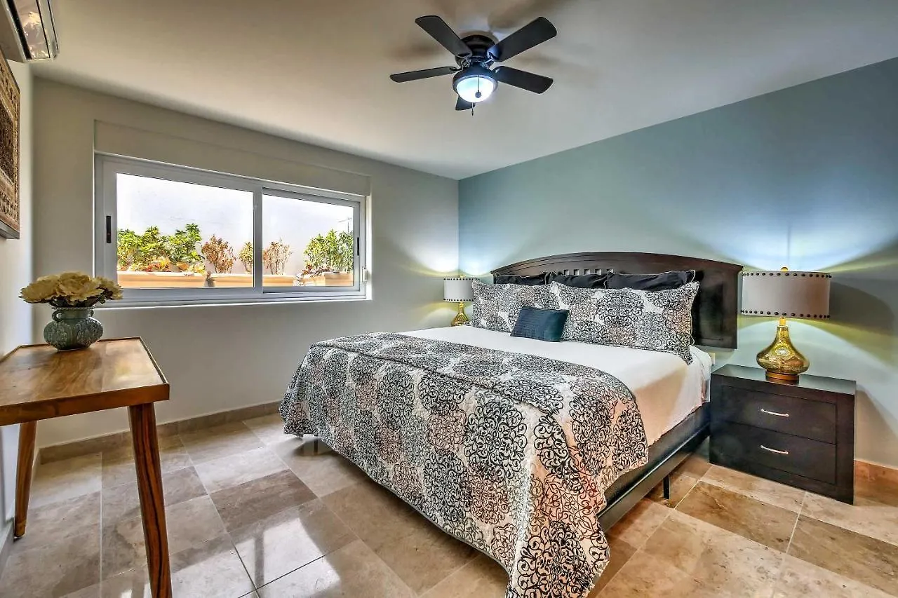 Apartment Chic Cabo Condo - Walk To Marina And Downtown! Cabo San Lucas